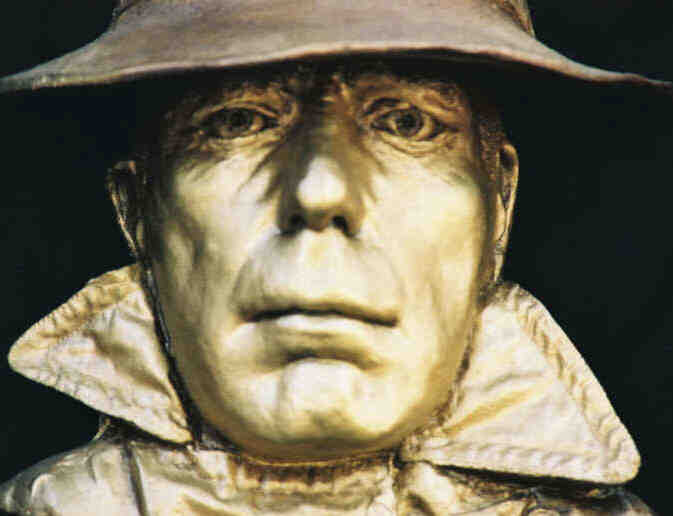 Humphrey Bogart Bust sculptured as Rick From Casablanca